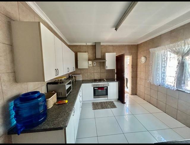 3 BEDROOM HOUSE FOR SALE IN VANDERBIJLPARK CW 5